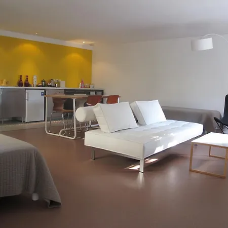 Nocleg ze śniadaniem Bloc G 4*