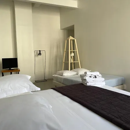 Bloc G Oda ve Kahvaltı 3*